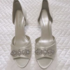 Ivanka Trump never worn wedding shoes. Still in box.
